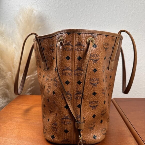 MCM Reversible Liz Vicetos Tote Bag - Picture 4 of 12